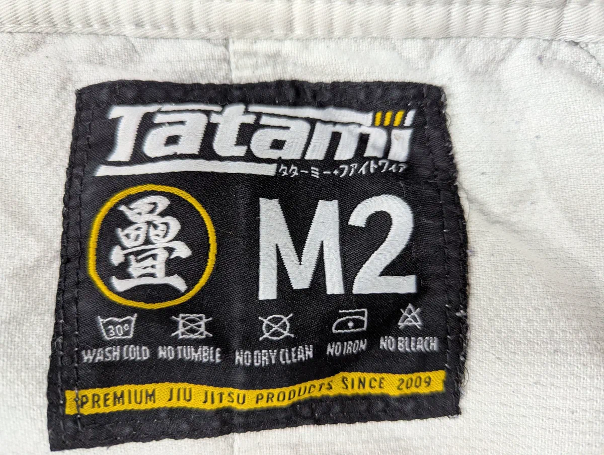 A gi care label: 30°C, no tumble dryer, no bleach